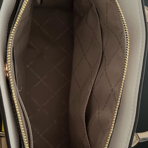 Yellow and White Michael Kors Handbag - Picture 3 of 3